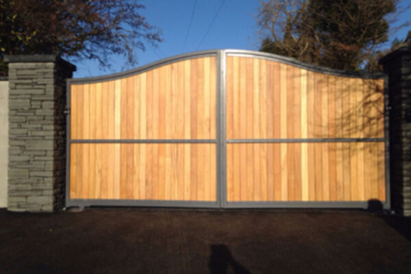 Automated Timber Gates - Bernard Spillane Engineering